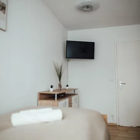 Mit 3 Schlafzimmern Appartement *